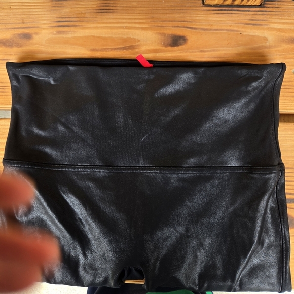 SPANX Faux Leather Legging- Black-sz 2xl Shimmery - Picture 6 of 15